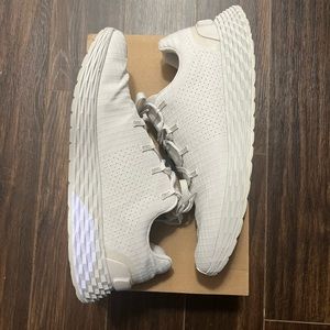 NOBULL Ivory ripstop runners